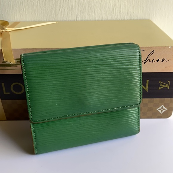 Louis Vuitton Epi Tri- Fold Wallet - Picture 2 of 13